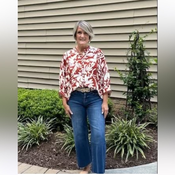 NWT Entro Rust and White Abstract Floral Blouse size small - Picture 2 of 9